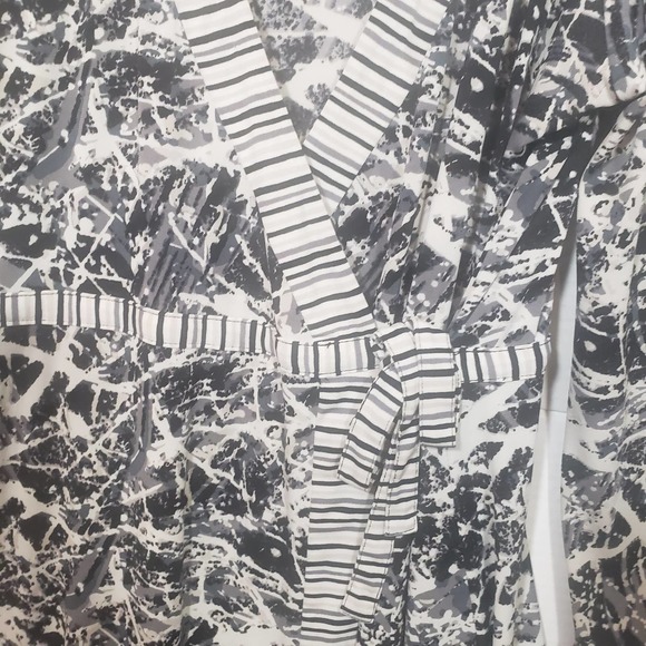 BCBG MAXAZRIA Wrap Dress L Black Combo Gray Stretch Tie Belt - Picture 4 of 8